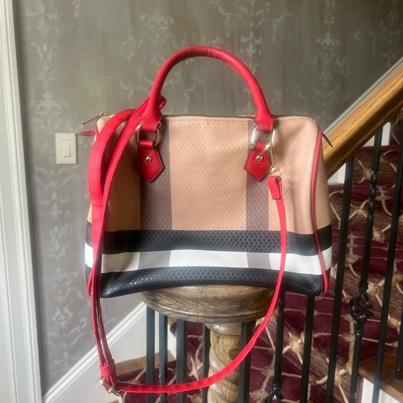 Tote tan, black, white and gray ladies faux leather very good condition - Picture 3 of 9